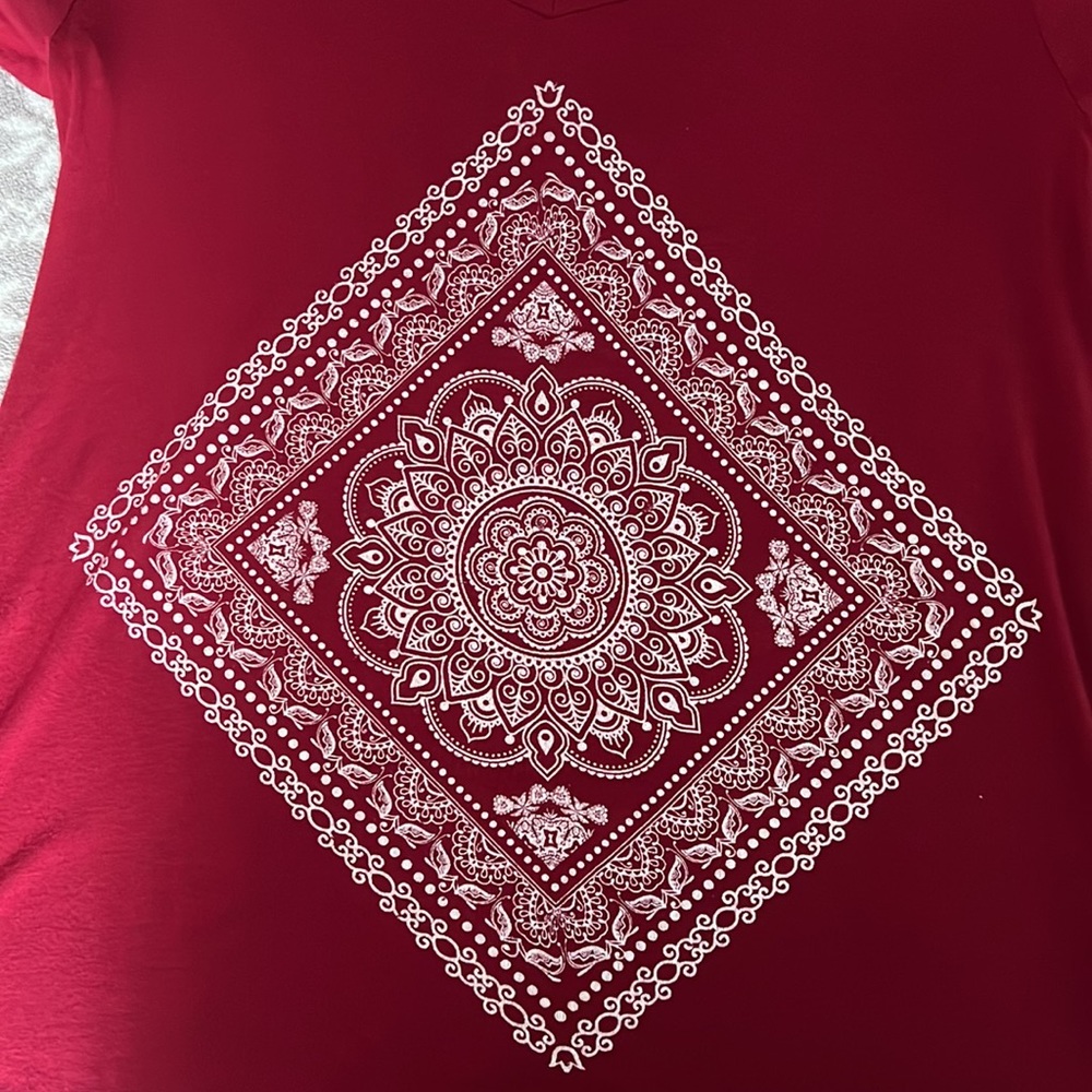 Red tee - Picture 2 of 3